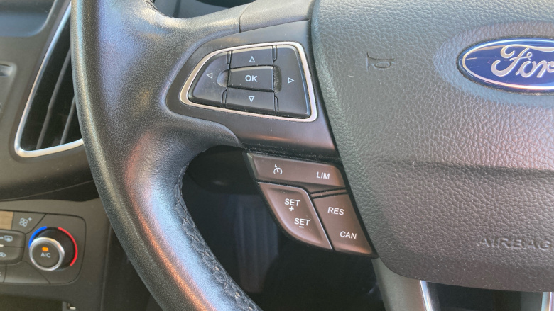 Ford Focus 1.0 EcoBoost 125 Titanium 5dr Petrol Hatchback